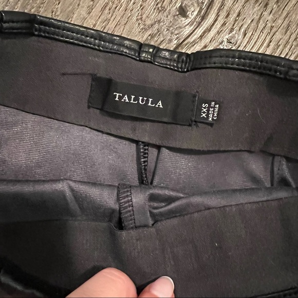 Black Aritzia Talula mini skirt- size xxs - Picture 2 of 3